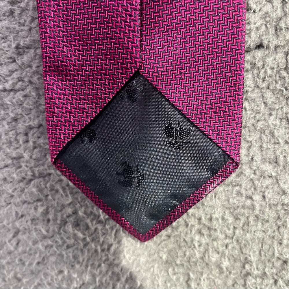 Brooks Brothers Deep Red Tie - Picture 7 of 7
